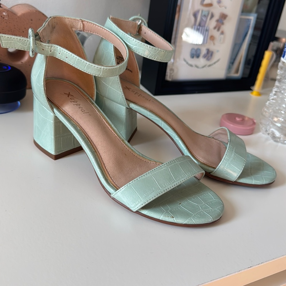1-1/2” sandals mint
